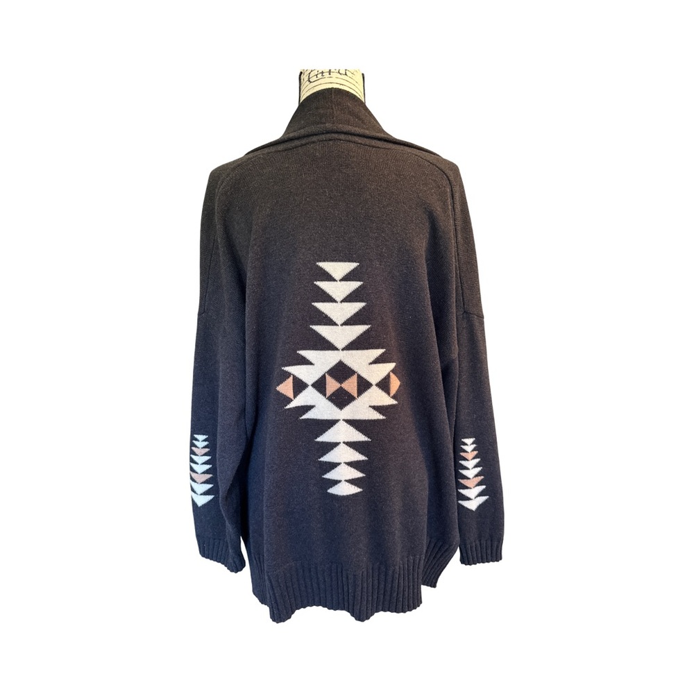 27 Miles Malibu Grey with Aztec Motif Design Women’s Size 6